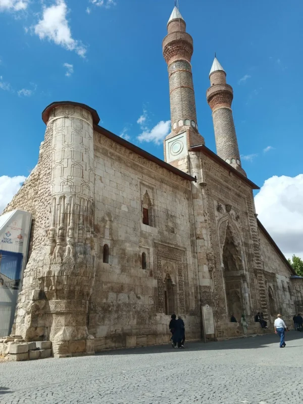 Sivas - Divriği - Kemaliye Turu