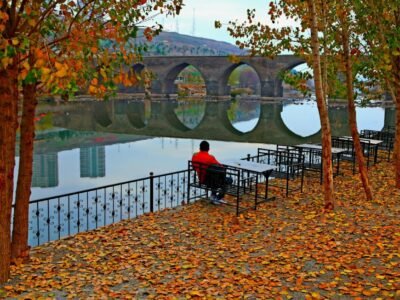 tarihi-on-gozlu-koprude-sonbahar-guzelligi4e GÜNEYDOĞU Turu Ramazan Bayramı Özel